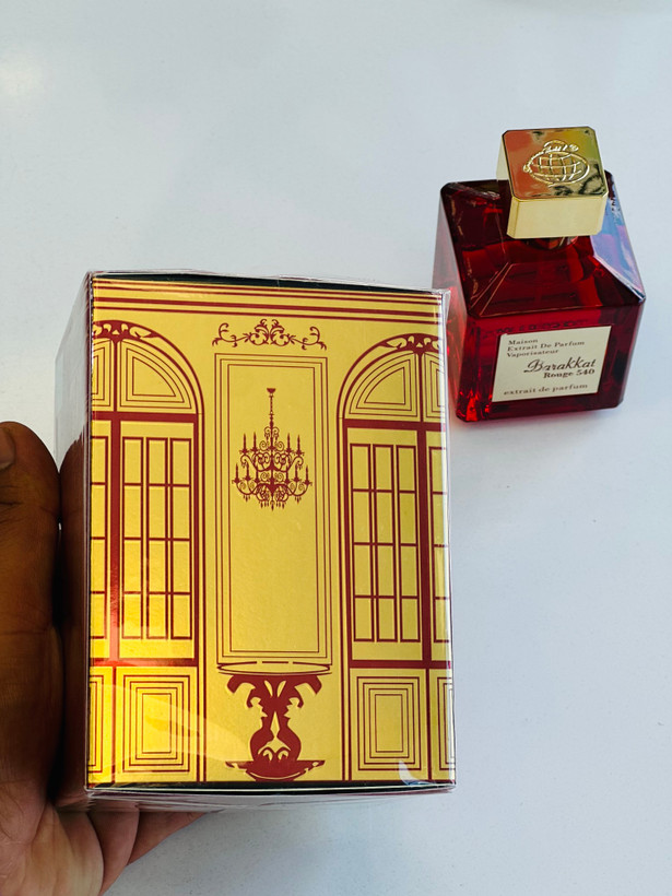 ادکلن شرکتی باکارات رژ قرمز