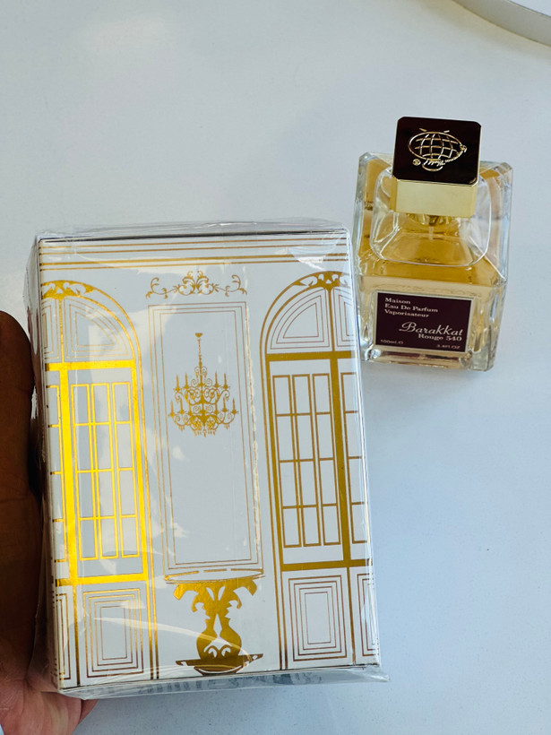 ادکلن شرکتی باکارات رژ سفید