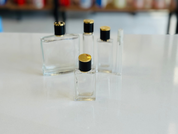 عطر ایو سن لورن بلک اوپیوم