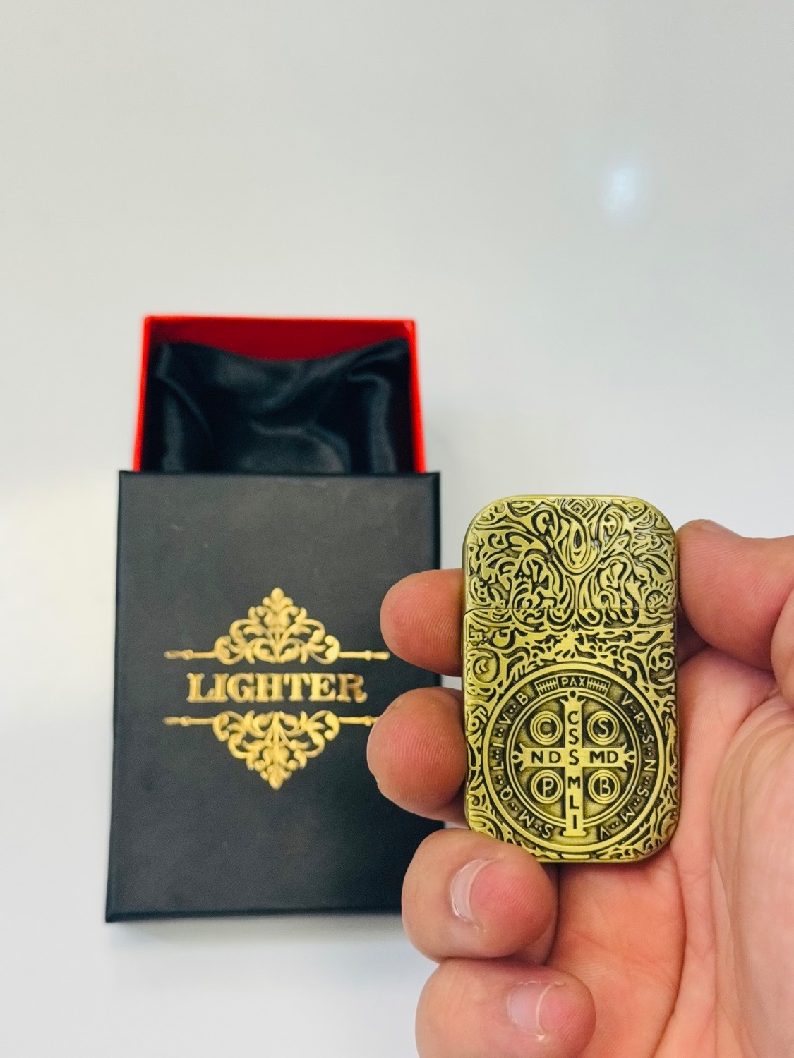 فندک بنزینی طرح کنستانتین لایتر