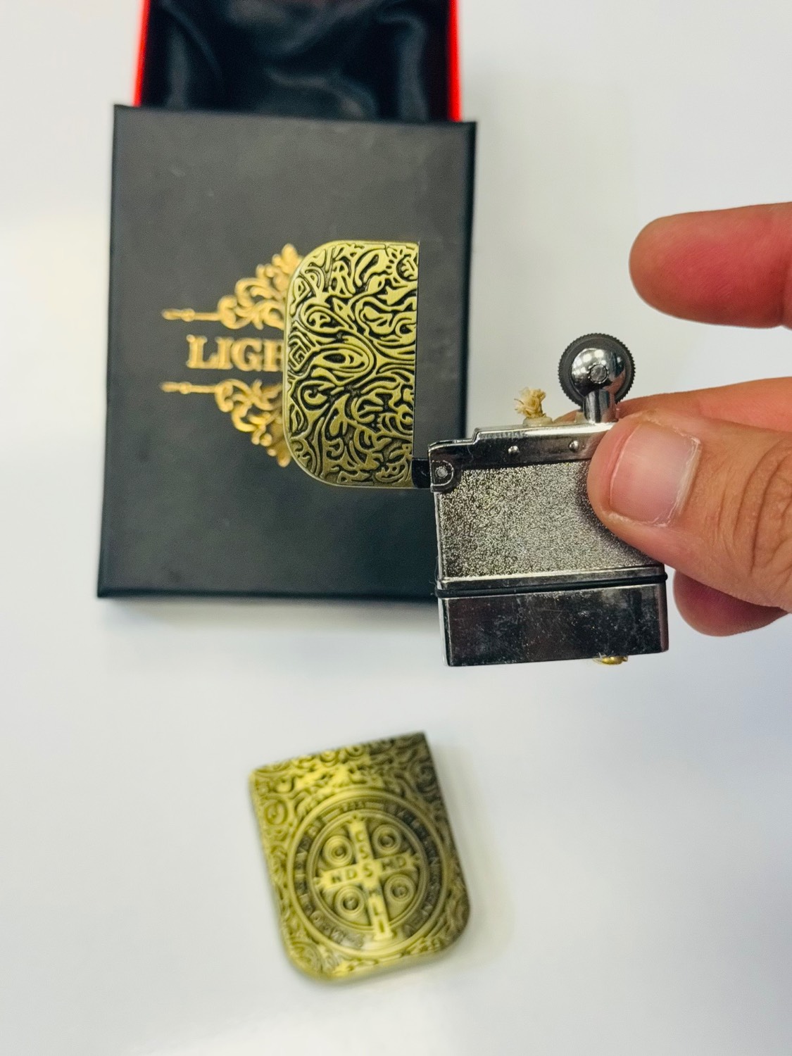 فندک بنزینی طرح کنستانتین لایتر